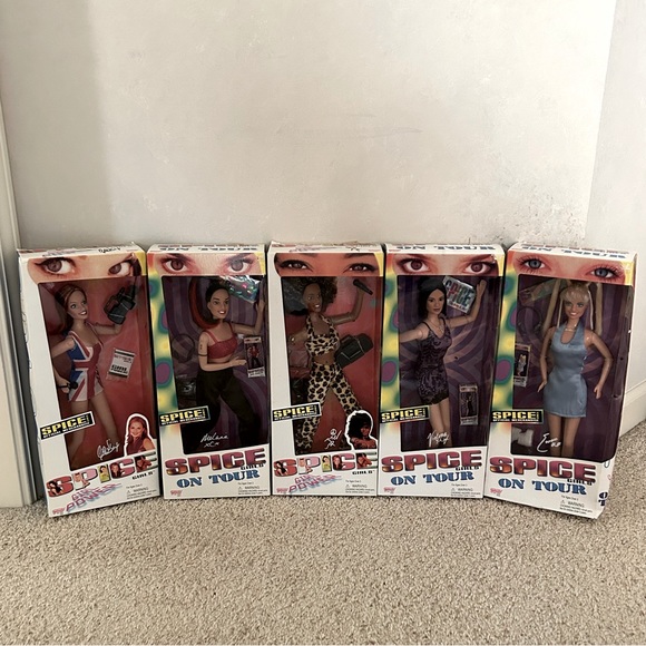 Spice Girls Barbie Doll - Sporty Spice - Picture 2 of 2